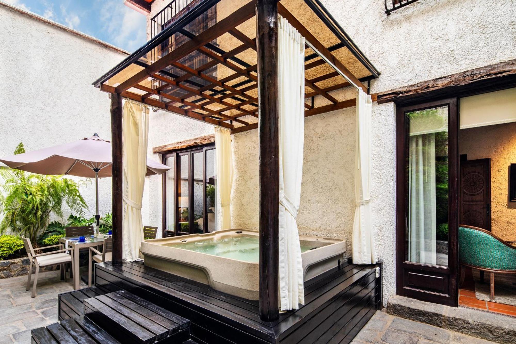 Las Cruces Boutique Hotel アンティグア・グアテマラ エクステリア 写真